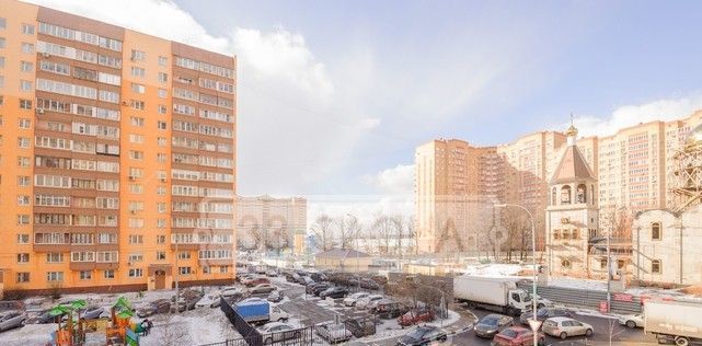 Продам двухкомнатную вторичку 60.0 м этаж 3/17 город Москва Ясная 1