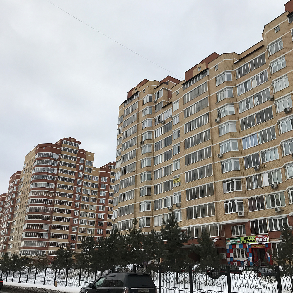 Продается 3-комнатная квартира по адресу: мкр. Родники, д.1
